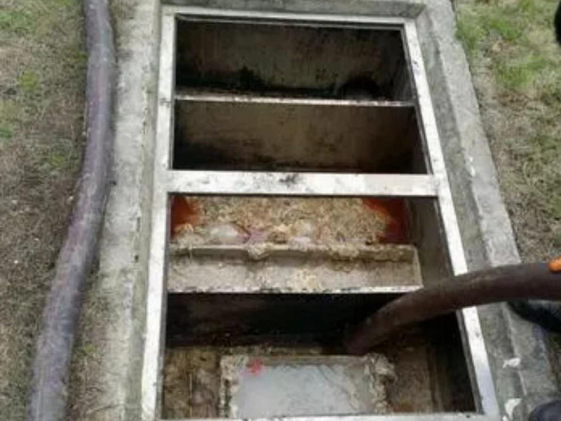 拖市镇隔油池清理